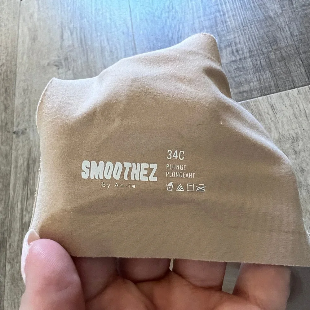 SMOOTHEZ by Aerie Plunge Bra Nude Tan Seamless Lightly Padded 34C 3733